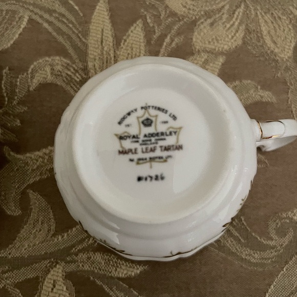 Royal Adderley Maple Leaf Tartan Teacup & Saucer - Picture 7 of 10